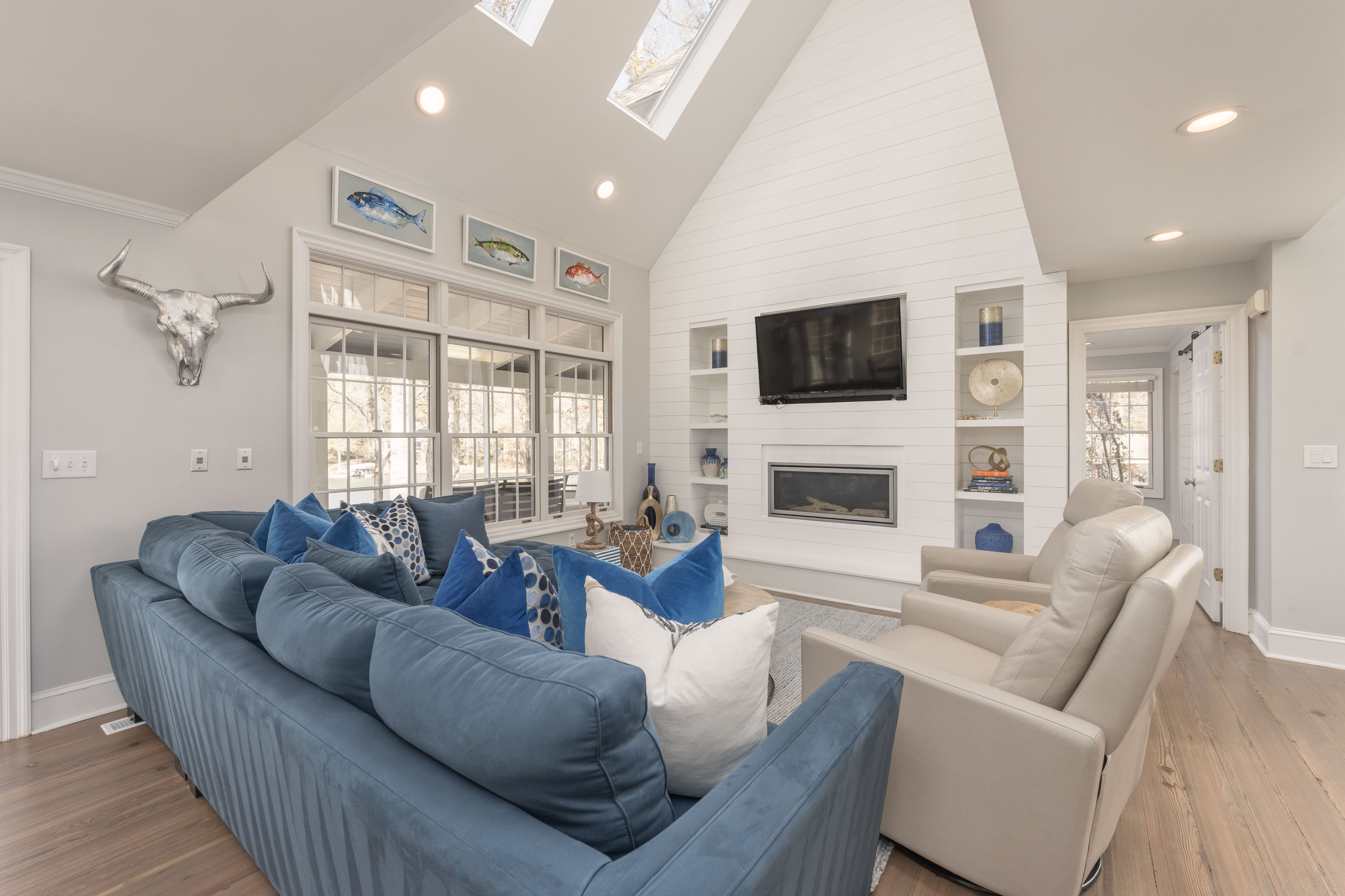 1571 Snug Harbor Drive image 8